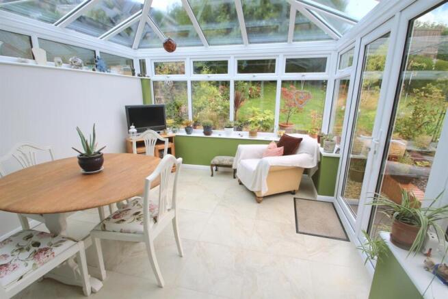35 Walford Road, Oswestry photo 4