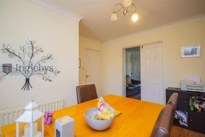 4 bed Detached for sale Image 5