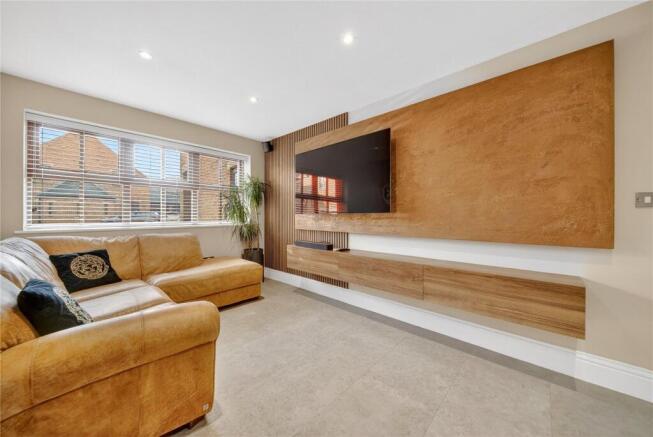 4 bed Link Detached House for sale Image 6