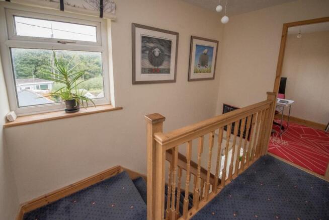 FIRST FLOOR LANDING