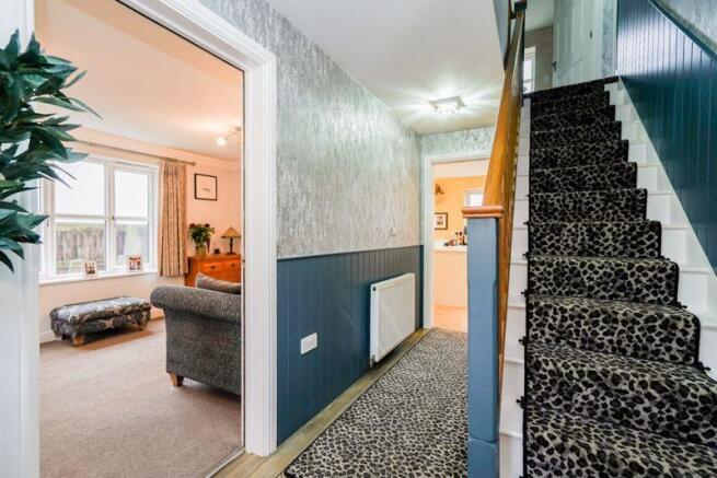4 bed Detached for sale Image 10