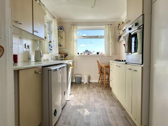 Kitchen 1.jpg