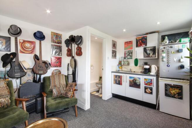 Studio/Store