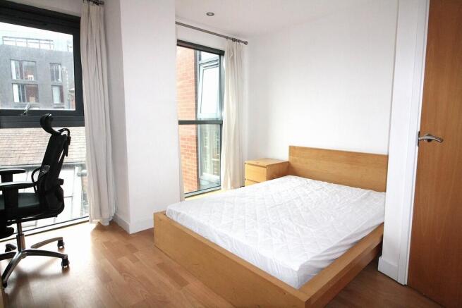 2 bed Apartment to rent Image 12