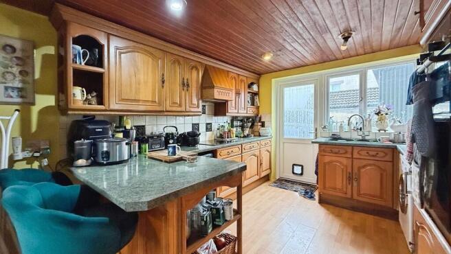 Kitchen/breakfast...