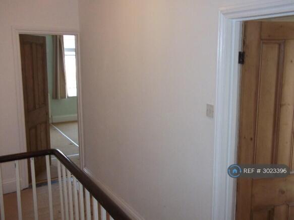 2 bed Terraced to rent Image 8