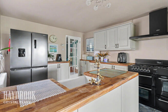 4 bed Detached for sale Image 6