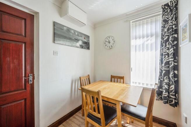 2 bed Semi-Detached for sale Image 6