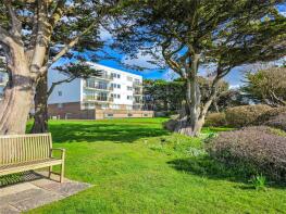 Flat 9, Palma Court, Wharncliffe Road, Christchurch BH23 5UB