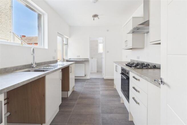 Caulfield Road, Gorse Hill, Swindon, Wiltshire, SN2 photo 4