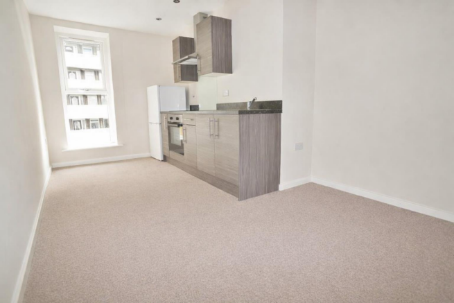 1 bed Detached to rent Image 4