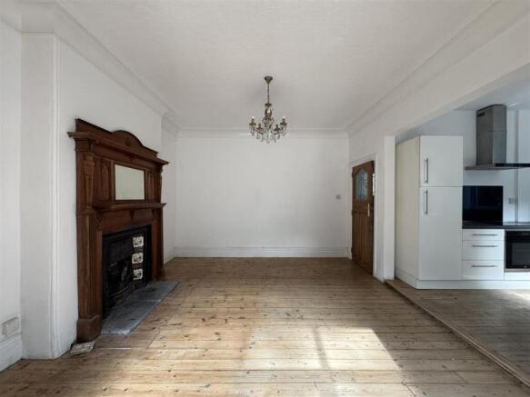 4 bed Semi-Detached for sale Image 9