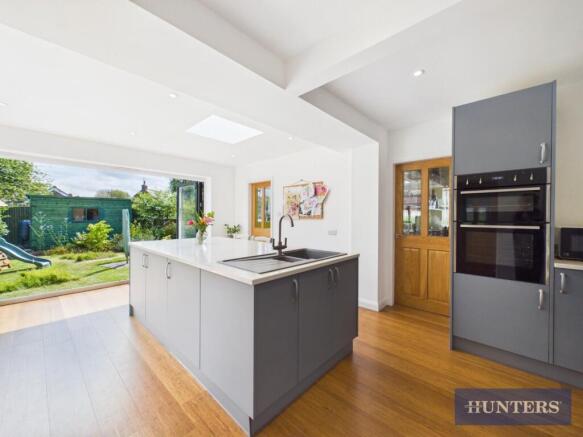 4 bed Detached for sale Image 12