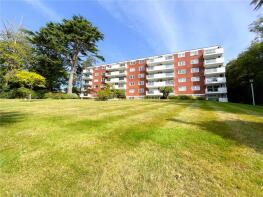 22, 17 Baronsmede, Branksome Wood Road, Bournemouth BH2 6DE