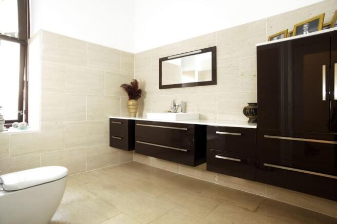 EN-SUITE 2