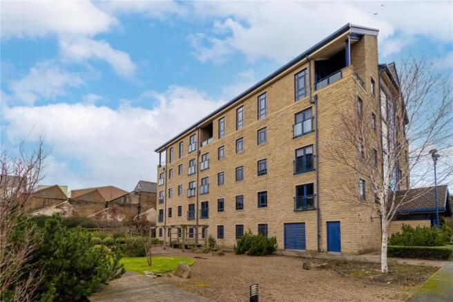 2 bed Apartment for sale Image 7