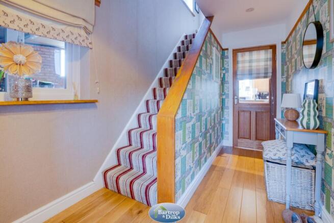 4 bed Semi-Detached for sale Image 5