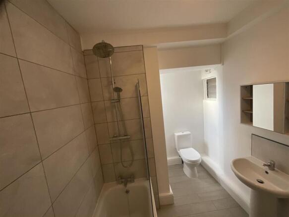 2 bed Flat to rent Image 10