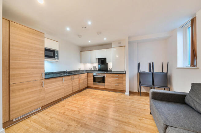 1376252-15-690e19...