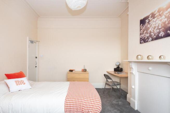 8 bed Terraced to rent Image 8