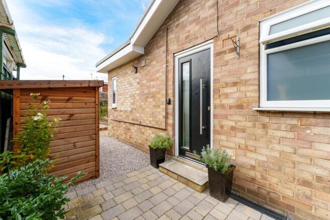 2 bed Semi-Detached Bungalow for sale Image 11