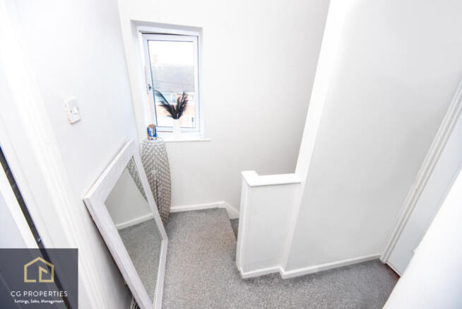 3 bed Semi-Detached for sale Image 10