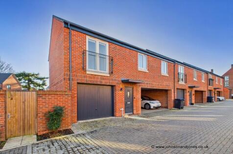 Garrett Crescent, Chertsey, KT16