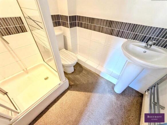 2 bed Flat for sale Image 7