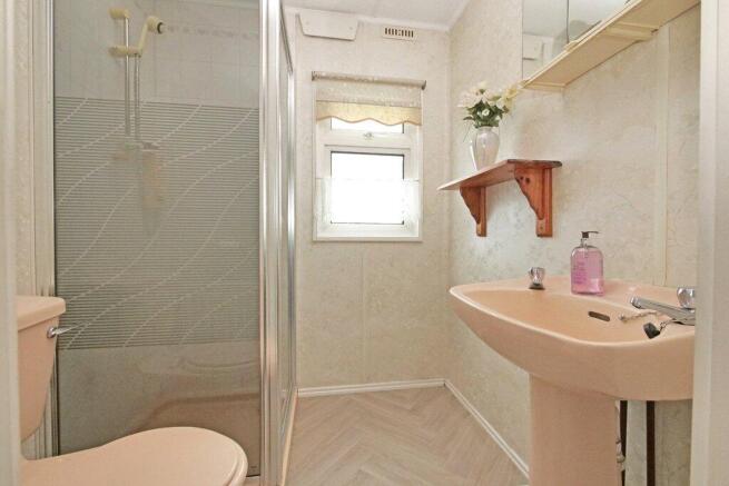 1 bed Detached for sale Image 7