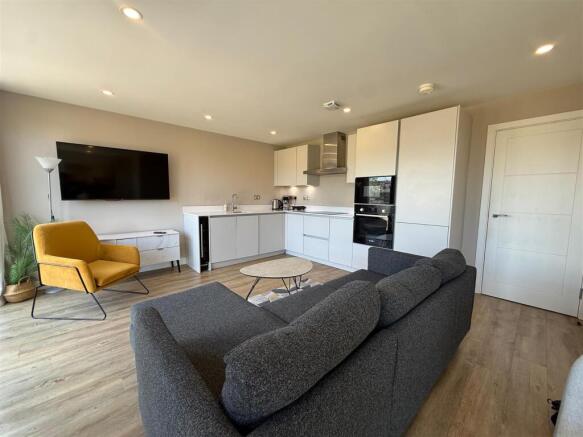 1 bed Apartment to rent Image 10