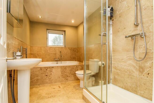 BATHROOM/W.C.