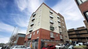 26, Gowring House, Market Street, Bracknell RG12 1JG