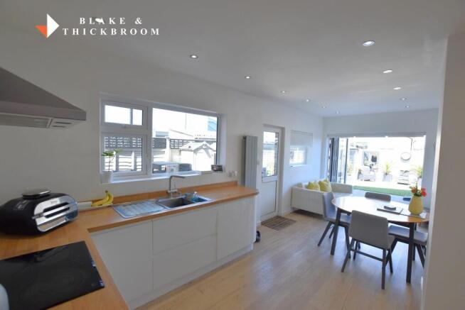 KITCHEN BREAKFAST ROOM