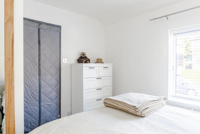 bedroom2b