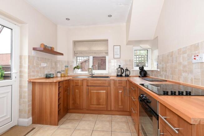 Kitchen/Breakfast...