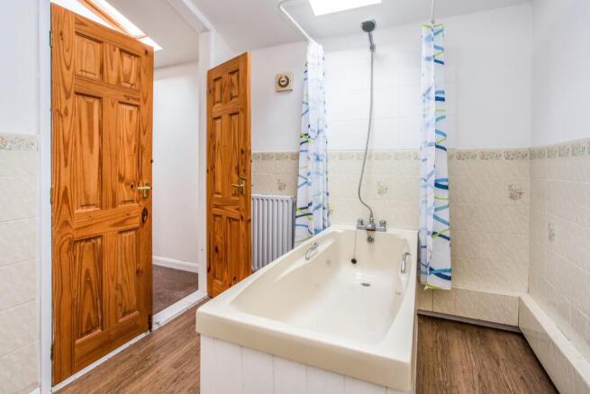En-suite Bathrom