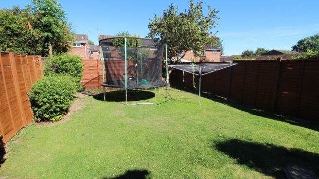 23 Albury Gardens - 