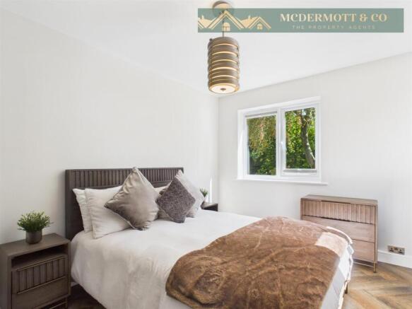 4 bed Detached for sale Image 9