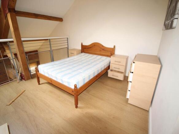 2 bed Flat to rent Image 11