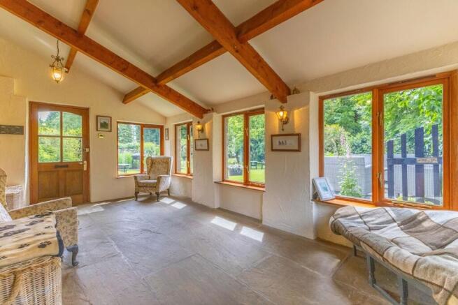 GARDEN ROOM