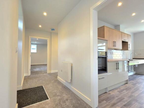 2 bed Semi-Detached Bungalow to rent Image 10