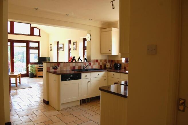 KITCHEN/FAMILY ROOM