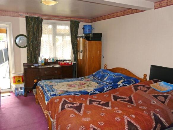 Bed 5/Sitting Room