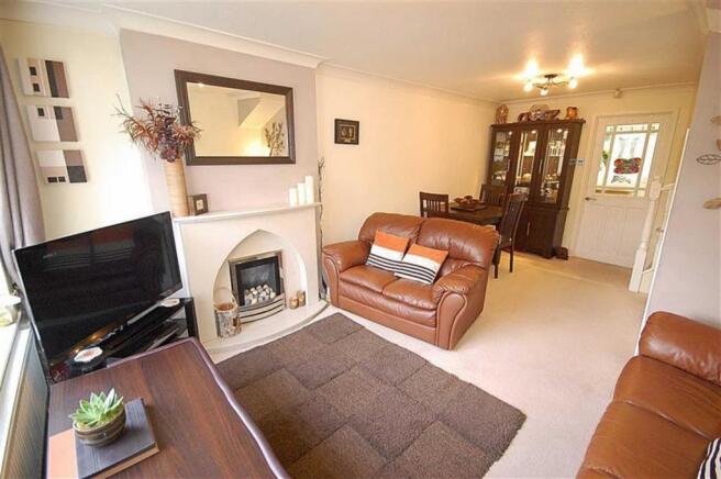 Lounge/Dining Area