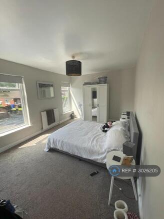2 bed Terraced to rent Image 6