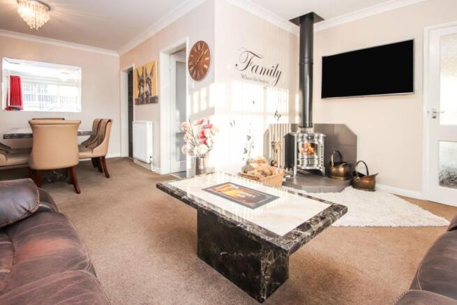 Lounge/Dining Room