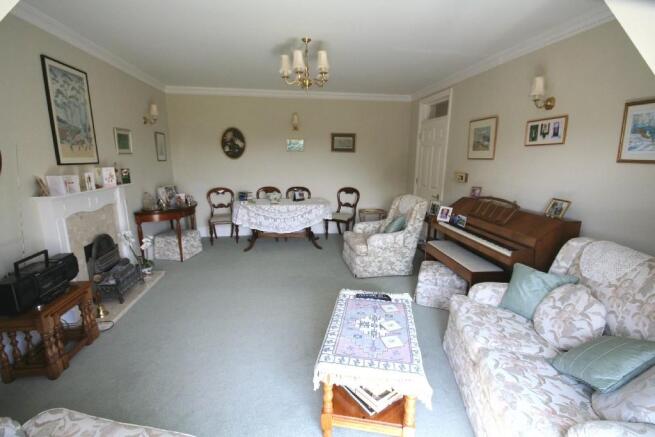 Sitting/Dining Room