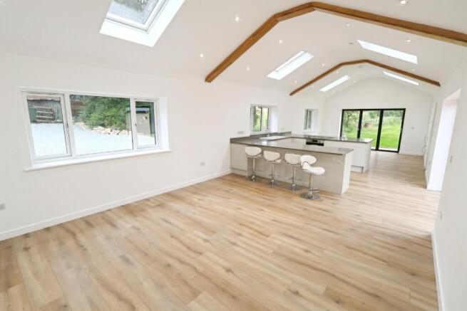 OPEN-PLAN LIVING SPACE