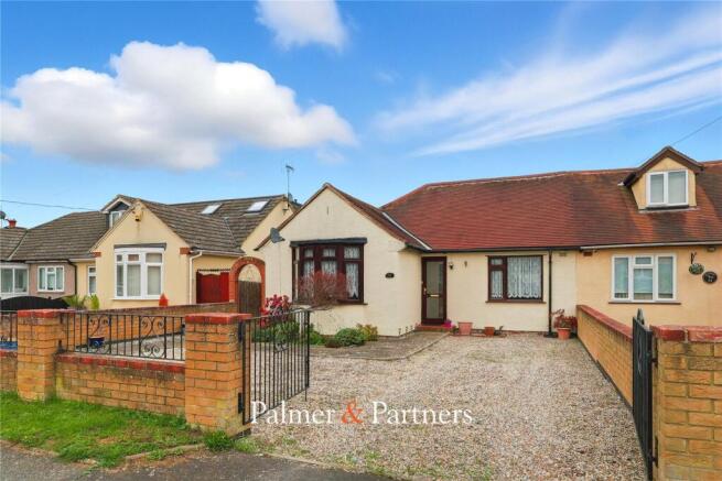 2-bed house on Jubilee Avenue, Broomfield, Chelmsford, Essex, CM1, £385,000