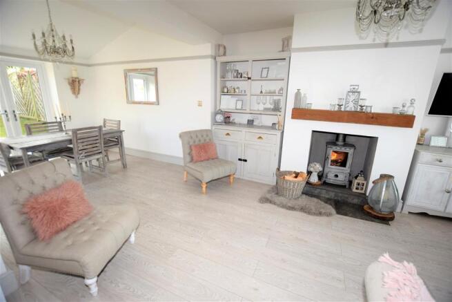 Living/Dining Room